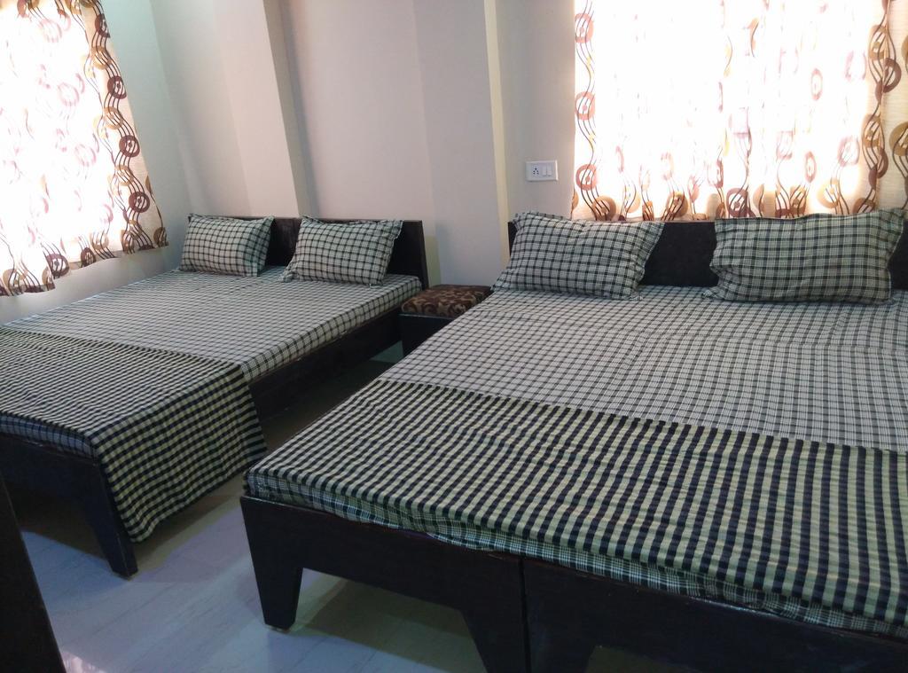 Mansarovar Guest House อุจเจน ภายนอก รูปภาพ