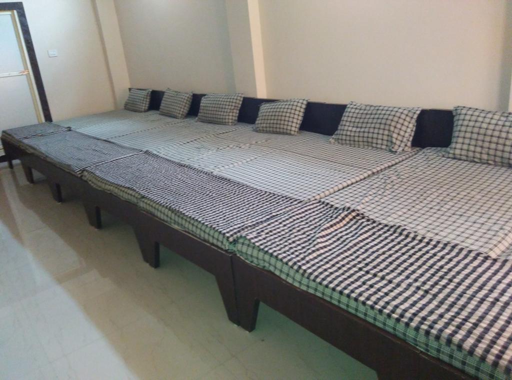 Mansarovar Guest House อุจเจน ภายนอก รูปภาพ