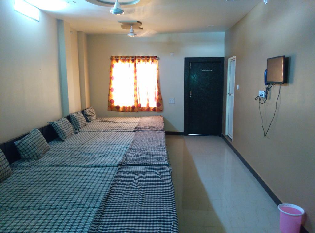 Mansarovar Guest House อุจเจน ภายนอก รูปภาพ