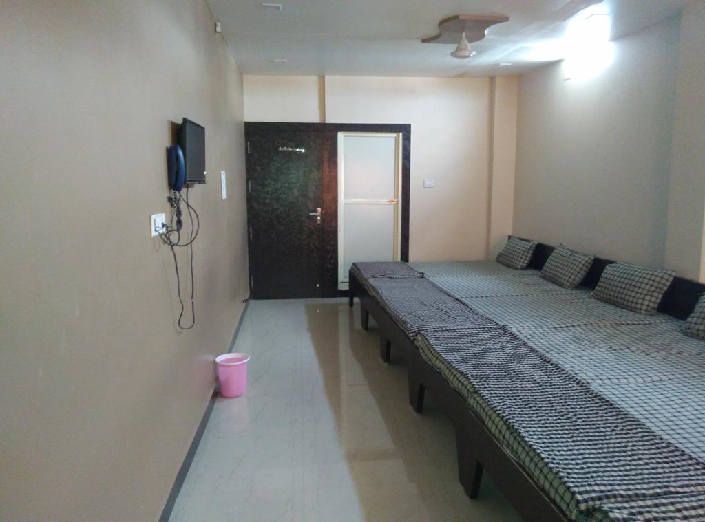 Mansarovar Guest House อุจเจน ภายนอก รูปภาพ