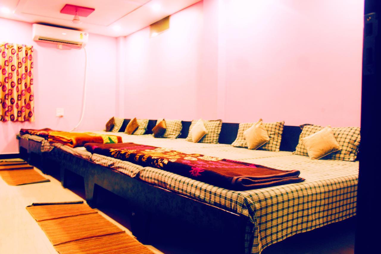 Mansarovar Guest House อุจเจน ภายนอก รูปภาพ