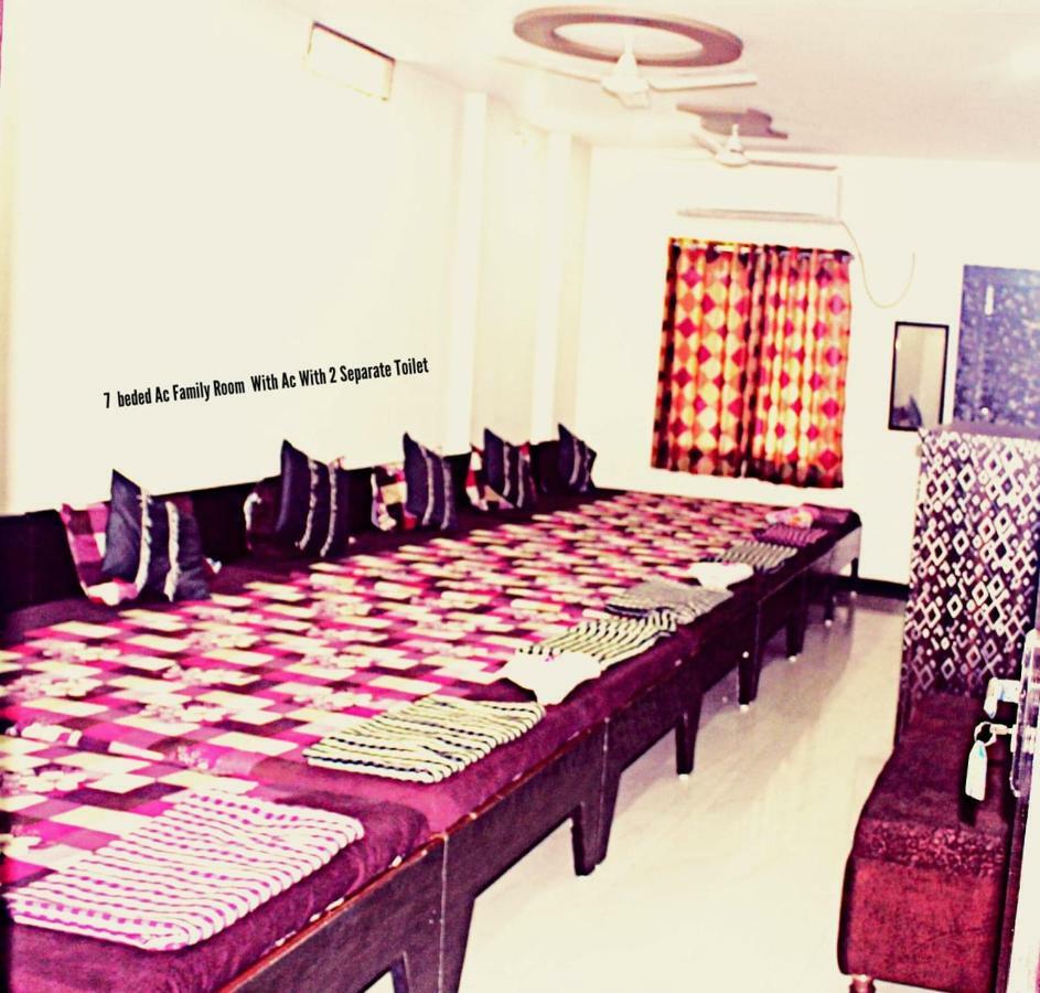 Mansarovar Guest House อุจเจน ภายนอก รูปภาพ